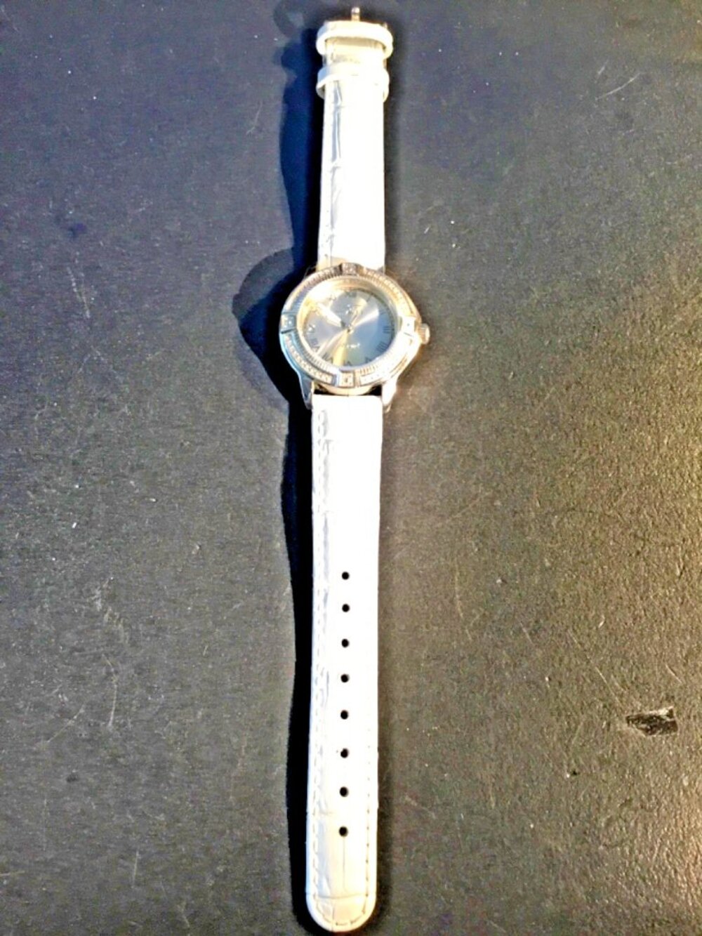 Invicta Angel Lady Model 14933 - Ladies Watch Quartz - Picture 2 of 11